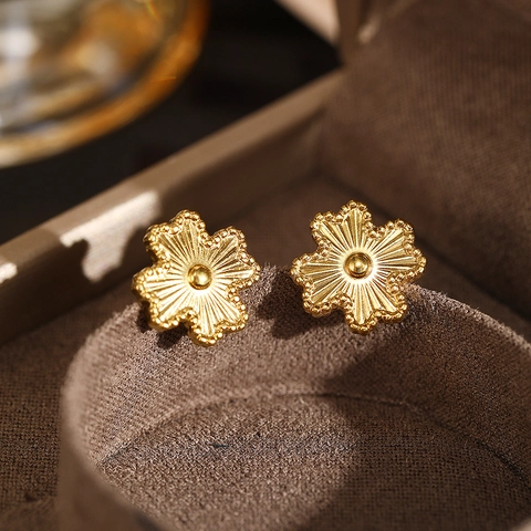 Stainless Steel Flower Stud Earrings Four Leaf Clover Shape With Sunburst Texture And Beaded Edge Retro Style