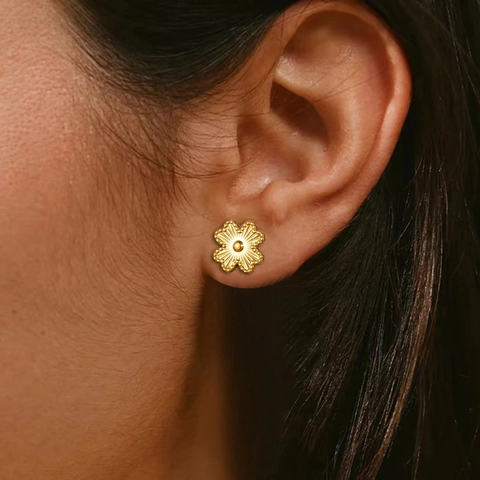 Stainless Steel Flower Stud Earrings Four Leaf Clover Shape With Sunburst Texture And Beaded Edge Retro Style