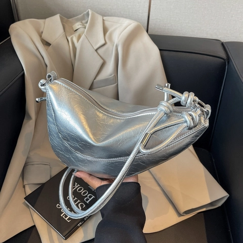 Minimalistische Halbmond Tasche Damen PU Leder Knotengurt Metallic Silber Schultertasche Unterarm Hobo Tasche