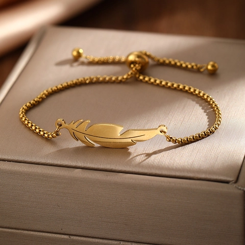 Bracciale Con Ciondolo A Piuma In Acciaio Inossidabile Elegante Placcato Oro 18K Catena Regolabile Donna