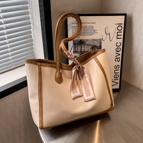 Borsa Tote Grande Capacità Pelle PU Colore A Contrasto Decorazione Sciarpa Moda Pendolare Borsa A Spalla Per Donne