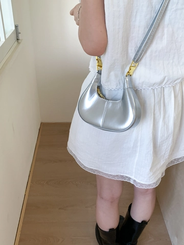 Minimalist Glossy PU Leather Crescent Hobo Bag Chic Women Shoulder Underarm Bag Solid Color Trendy Handbag Gold Hardware
