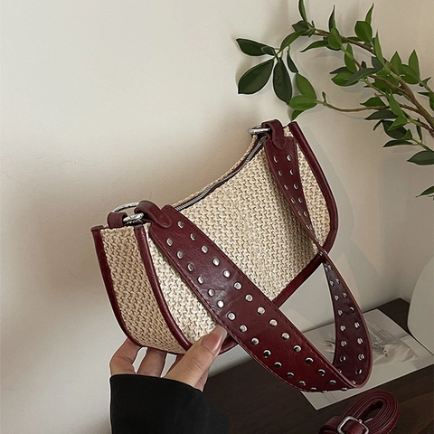 Damen Mode Kontrast Stroh Gewebte Schultertasche Mit Breitem Nietengurt Retro Bohemian Sommer Freizeit Umhängetasche