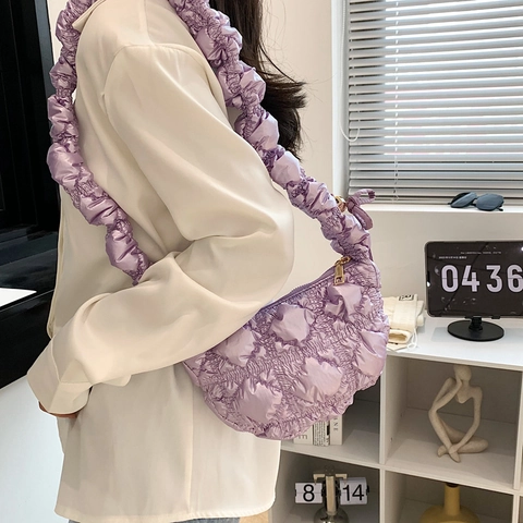 Damen Koreanischer Stil Gesteppte Wolkentasche Pleated Scrunchie Strap Nylon Glänzende Bubble Schultertasche Achseltasche