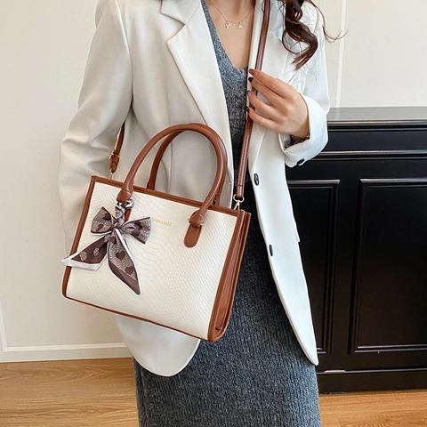 Borsa Tote Da Donna Moda Colore A Contrasto Pelle PU Motivo Serpente Grande Capacità Borsa A Tracolla Con Sciarpa Di Raso