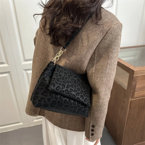 Sac À Épaule Femme Imprimé Léopard Daim Synthétique Chaîne Dorée Décor Rabat Mode Rétro Urbain Sac Bandoulière