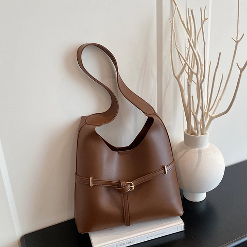Women PU Leather Hobo Bag Minimalist Large Capacity Commuter Shoulder Bag With Decorative Belt Buckle Solid Color Niche