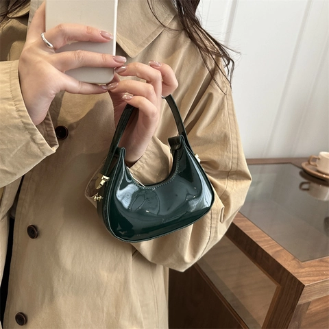 Mini Sac Hobo Croissant En Cuir Verni Brillant Sac À Main Sous Le Bras Tendance Avec Matériel Doré Style Rétro Chic