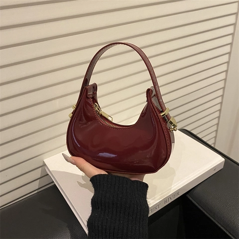 Mini Sac Hobo Croissant En Cuir Verni Brillant Sac À Main Sous Le Bras Tendance Avec Matériel Doré Style Rétro Chic