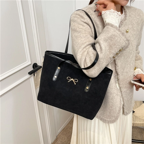 Bolso Tote de Gran Capacidad para Mujer con Tacto de Gamuza Bolso de Hombro Retro con Lazo de Metal Dorado Bolso Urbano
