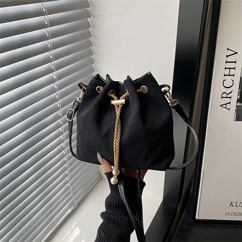 Borsa a Secchiello Vintage in Scamosciato Sintetico per Donna Retrò Decorazione a Catena di Perle Tracolla a Coulisse Borsa a Spalla