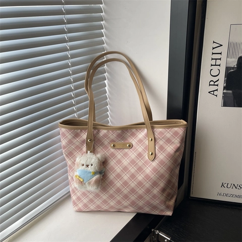 Women Large Capacity Plaid Tote Bag PU Leather Checkered Shoulder Bag With Plush Bear Charm For Commuting Daily Fashion Handbag