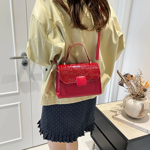 Women Shoulder Bag PU Leather Croc Embossed Flap Square Crossbody Handbag Chic Commuting Fashion Versatile Adjustable Strap