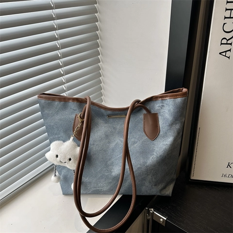 Borsa Tote Donna Grande Capacità Retro Pelle PU Borsa A Spalla Per Pendolari Con Ciondolo Nuvola Di Peluche