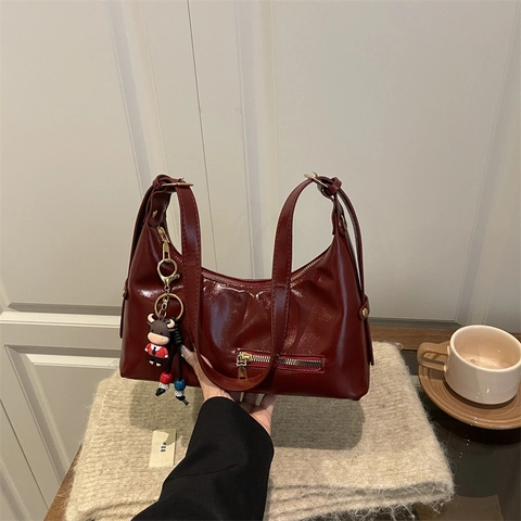 Bolso Tote de Mujer de Cuero PU de Gran Capacidad Moda Color Sólido Viaje Bolso de Hombro Axilar Con Colgante de Vaca