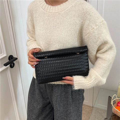 Pochette Enveloppe Tissée en Cuir PU pour Femmes Sac à Main Minimaliste Tendance avec Boucle Magnétique Sacs de Soirée Quotidienne