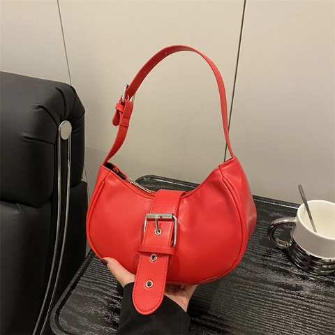 Fashion PU Leather Underarm Bag For Women Large Metal Buckle Crescent Hobo Bag Minimalist Daily Shoulder Crossbody Bag