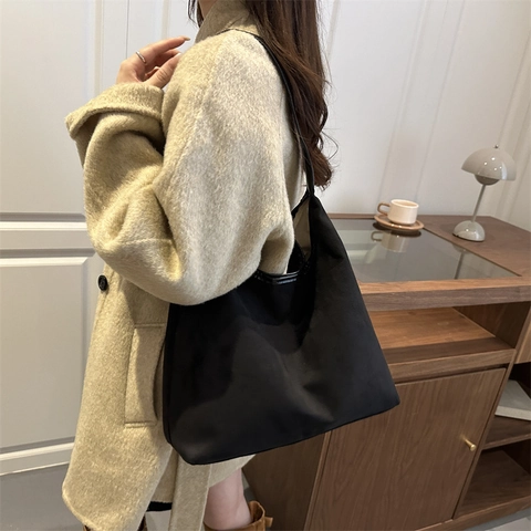 Borsa A Spalla In Camoscio Grande Capacità Sottobraccio Hobo Tote Versatile Pendolare Retrò Minimalista Moda Donna