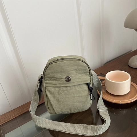Women Nylon Crossbody Shoulder Bag Lightweight Wrinkled Fabric Fashion Handbag With Adjustable Strap For Daily Use