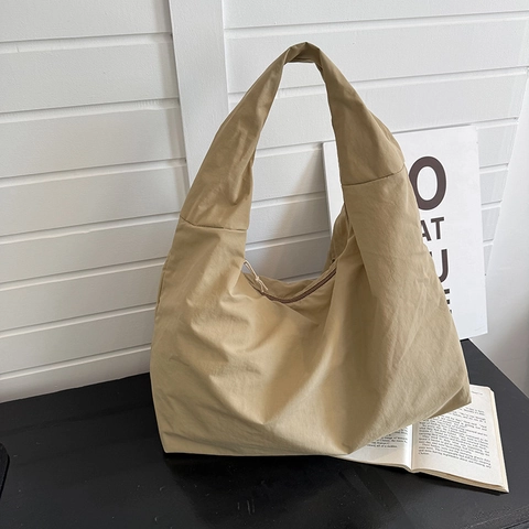 Large Capacity Hobo Shoulder Bag Minimalist Nylon Fabric Zipper Closure For Women Daily Commute Casual Solid Color