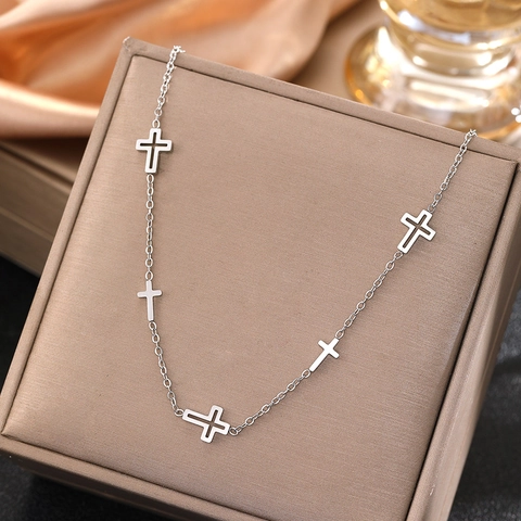 Collar Con Colgante De Cruz De Acero Inoxidable Dijes Huecos Sólidos Joyería Religiosa Minimalista Cadena De Clavícula Versátil Para Hombre Mujer
