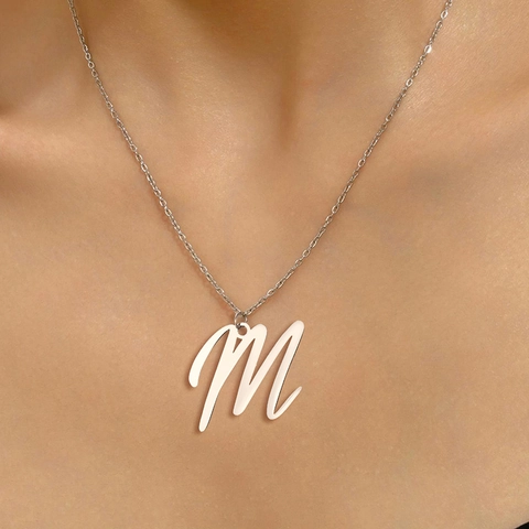 Collier avec Pendentif Lettre Initiale A-Z en Acier Inoxydable pour Femme Bijoux de Chaîne de Clavicule Plaqués Or Argent Minimaliste