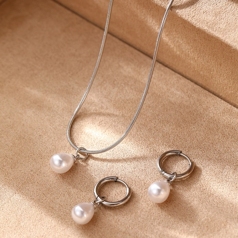 Stainless Steel Freshwater Pearl Jewelry Set For Women Snake Chain Necklace With Water Drop Pearl Hoop Earrings Commuting Accessories