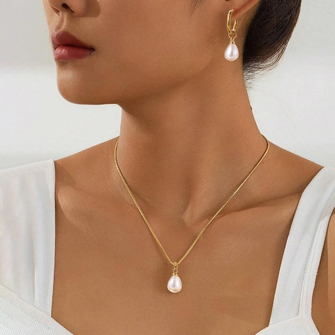 Stainless Steel Freshwater Pearl Jewelry Set For Women Snake Chain Necklace With Water Drop Pearl Hoop Earrings Commuting Accessories