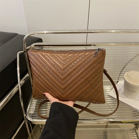 Women V-Quilted Rivet Envelope Shoulder Bag PU Leather Studded Crossbody Bag Wristlet Clutch Fashion Large Capacity Purse