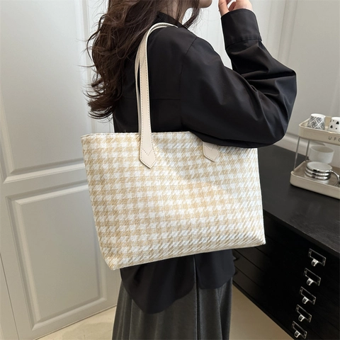 Women Large Houndstooth Tote Bag Urban Minimalist Woven Fabric Shoulder Handbag With PU Leather Handles Daily Commuting Bag