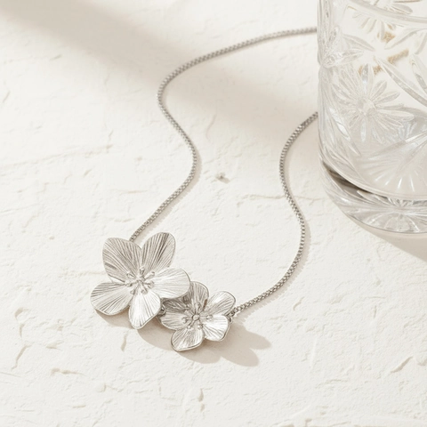 Stainless Steel Double Flower Pendant Necklace For Women Retro Brushed Texture Box Chain Clavicle Necklace Jewelry Gift