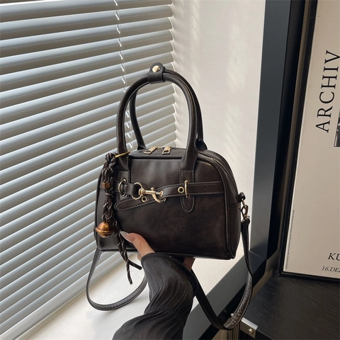 Vintage Women PU Leather Boston Shoulder Bag Retro Horsebit Buckle Handbag With Tassel Bell Pendant Crossbody Bag