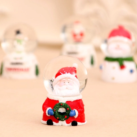 Palla di Neve di Natale Luminosa in Resina Vetro Babbo Natale Pupazzo di Neve Ornamenti Con Luce LED Per Arredamento Tavolo Casa