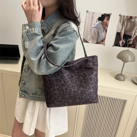Large Capacity Leopard Print Tote Bag For Women Nylon Urban Minimalist Shoulder Bag High Quality Fashion Commuter Handbag