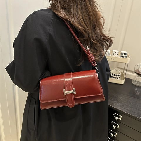 Borsa a Tracolla Minimalista Retrò Francese in Pelle PU Lucida per Donna Borsa Sottobraccio con Fibbia a H e Nodo Moda