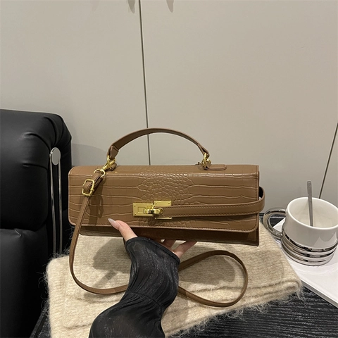 Crocodile Pattern Baguette Bag For Women Vintage PU Leather Flap Crossbody Bag With Gold Lock Fashion Shoulder Handbag