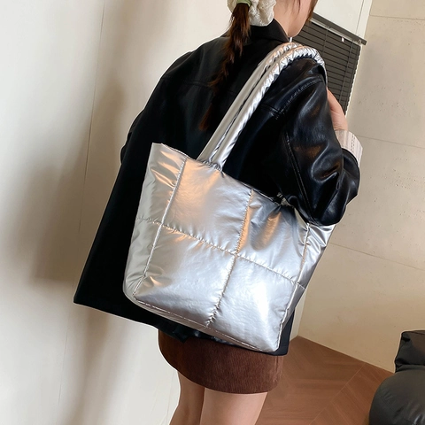 Borsa Tote Trapuntata Puffer In PU Metallizzato Grande Capacità Borsa A Spalla Da Donna Elegante Minimalista Space Bag