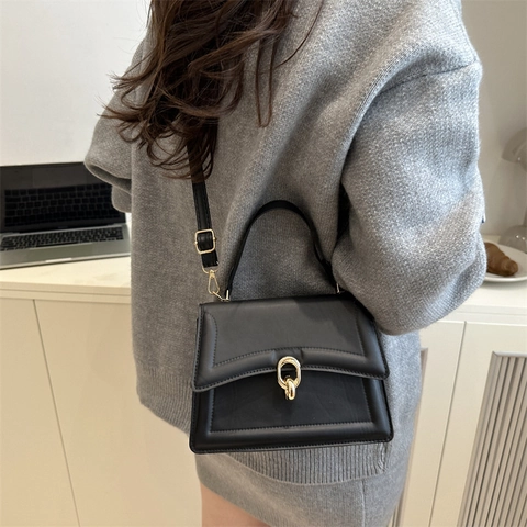 Bolso de Hombro Cuadrado Pequeño de Cuero PU para Mujer Diseño de Costura Elegante Bolso Bandolera Con Hebilla Metálica Correa Ajustable