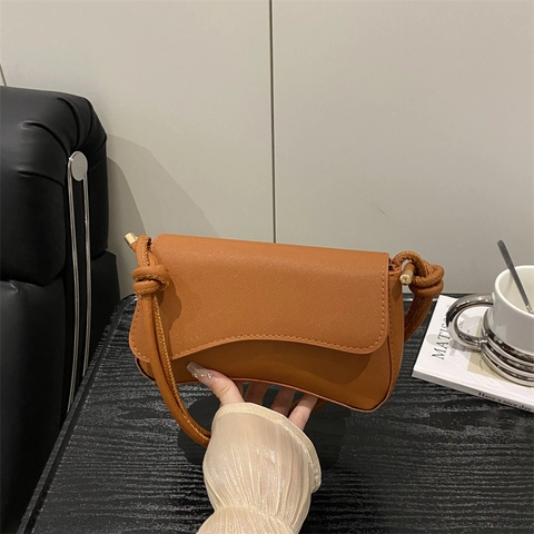 Borsa Baguette In PU A Tracolla Con Cinturino A Nodo Elegante Patta Con Bordo Ondulato Borsa Da Sottobraccio Versatile Elegante