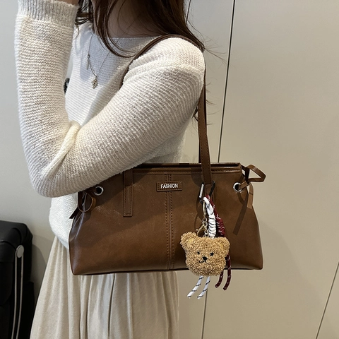 Borsa a Tracolla da Donna in Pelle PU Tote Bag di Grande Capacità Vintage Borsa Sottobraccio Moda Pendolare Con Pendente Orso