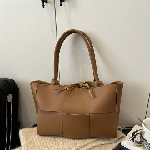 Bolso Tote De Cuero PU Trenzado Gran Capacidad Bolso De Hombro Con Bolsa Interior Moda Simple Para Mujeres