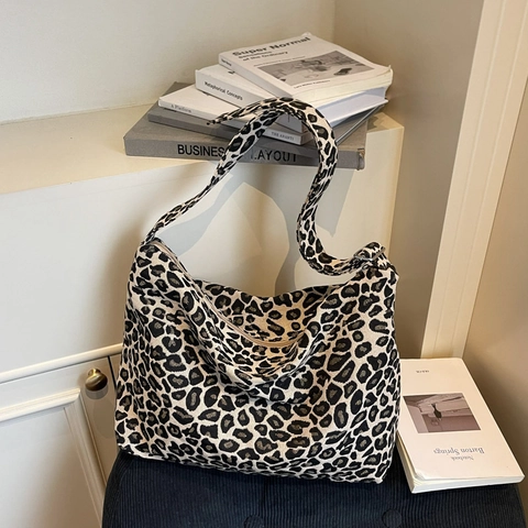 Sac à Épaule Imprimé Léopard Grande Capacité pour Femmes Sac Hobo en Nylon Durable Sac Fourre-tout Décontracté avec Sangle Réglable