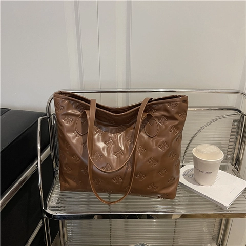 Trendy Bow-knot Embossed PU Lederen Tote Bag Voor Vrouwen Grote Capaciteit Schoudertas Casual Woon-werkverkeer Handtas Metallic Glanzende Okseltas