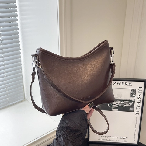Hobo Shoulder Bag PU Leather Crescent Shape Large Capacity Wide Strap Casual Retro Style For Women With Plush Pendant
