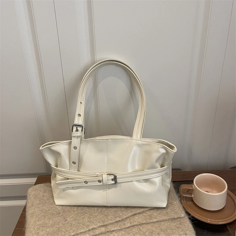 Schultertasche Vintage Glänzendes PU Leder Große Kapazität Unterarm Tote Mit Dekorativem Gürtelschnalle Verstellbarer Riemen
