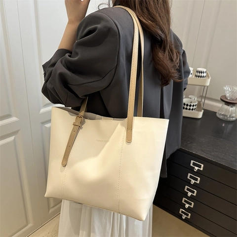 Minimalist PU Leather Tote Bag Large Capacity Solid Color Vintage Shoulder Bag With Adjustable Straps For Women