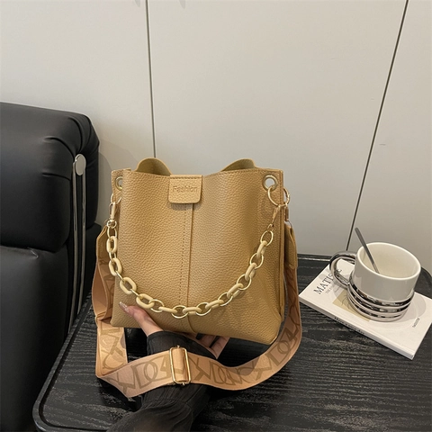 Damen Mode Litschimuster PU Leder Beuteltasche Große Kapazität Urban Minimalistische Schulter Umhängetasche Mit Kette