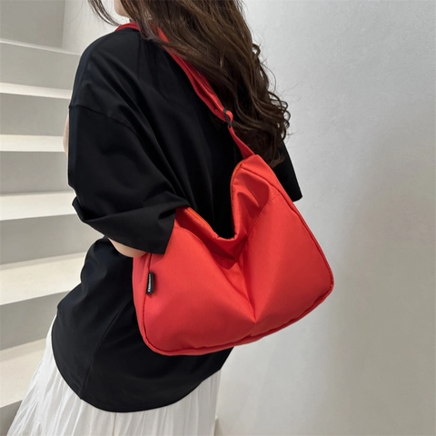 Sac À Bandoulière En Nylon Pour Femmes Grande Capacité Crossbody Hobo Tote Sangle Réglable Minimaliste Polyvalent Couleur Unie