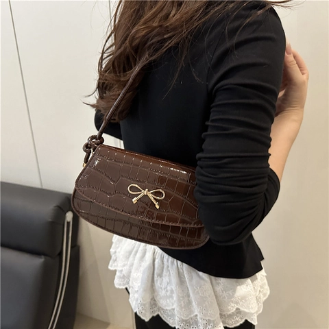 Sac Bandoulière Femme en Cuir PU Motif Crocodile Rétro Nœud Doux Boucle en Métal Sac à Épaule Mode Décontractée Petit Sac Carré