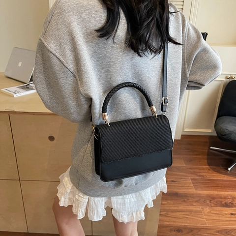 Borsa a Spalla Tracolla da Donna con Manico Intrecciato Minimalista Bordo Ondulato in Pelle PU Borsetta Piccola Quadrata